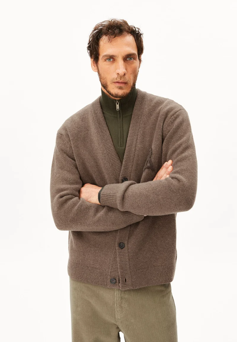 RECYCELTE WOLL-STRICKJACKE