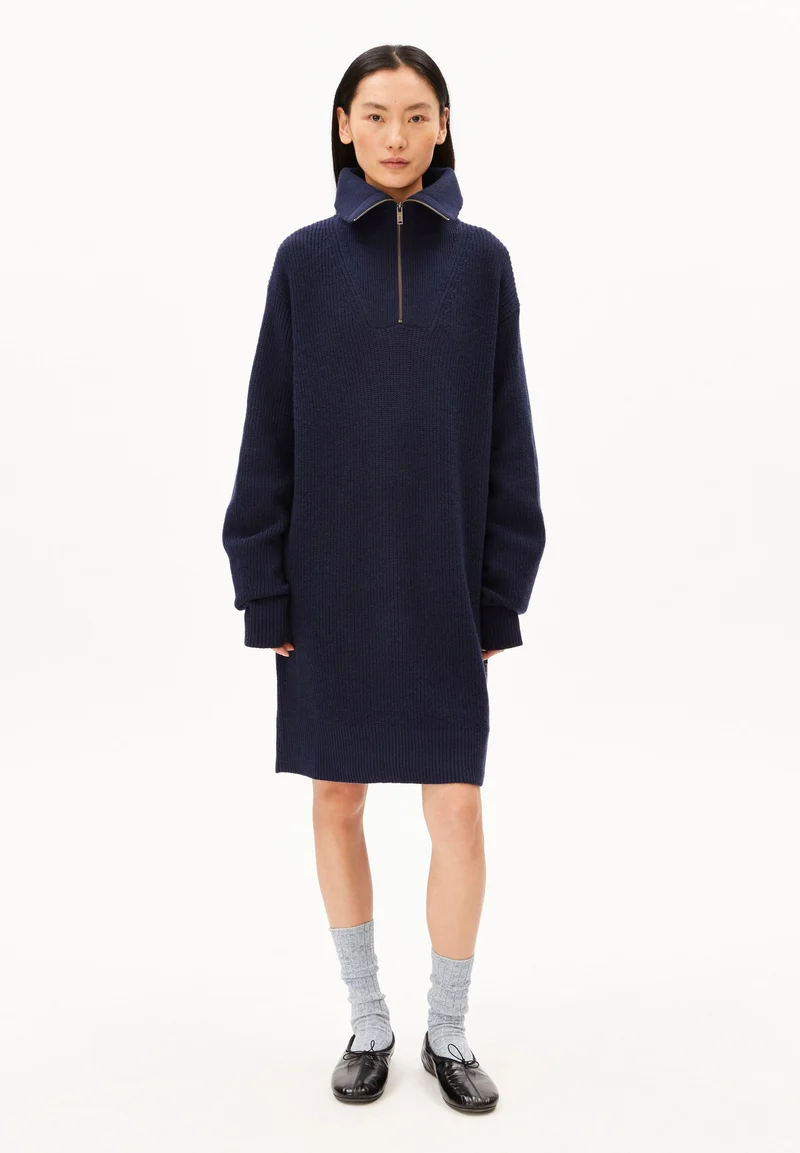 TROYER RIPP-STRICKKLEID | tinted navy
