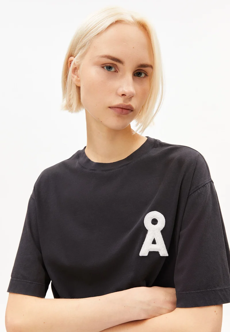 T-SHIRT MIT KORDELZUG | dark steel