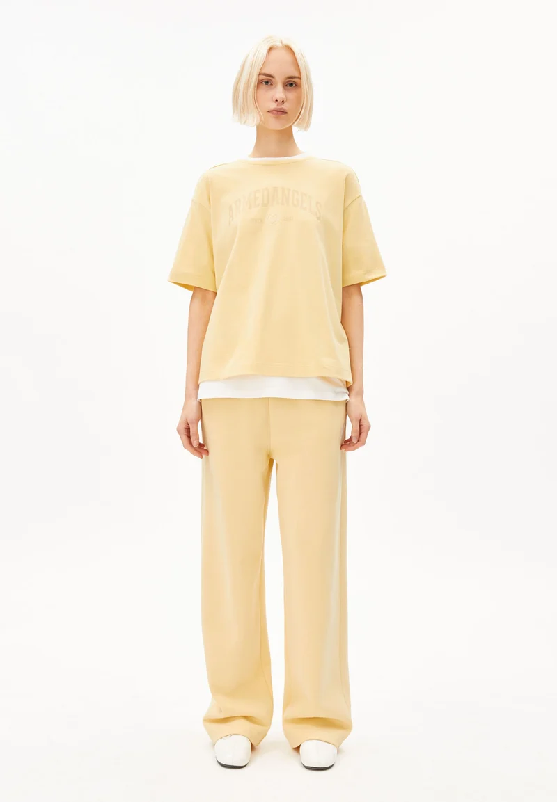 GIANNAA COLLEGE T-SHIRT | golden hay