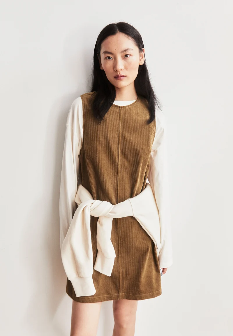 CORD-MINI-KLEID MIT RUNDHALS | amberwood