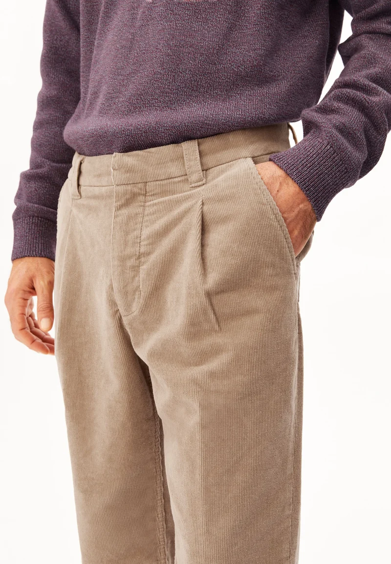 TAAMIR CORD-BUNDFALTENHOSE | honey reed
