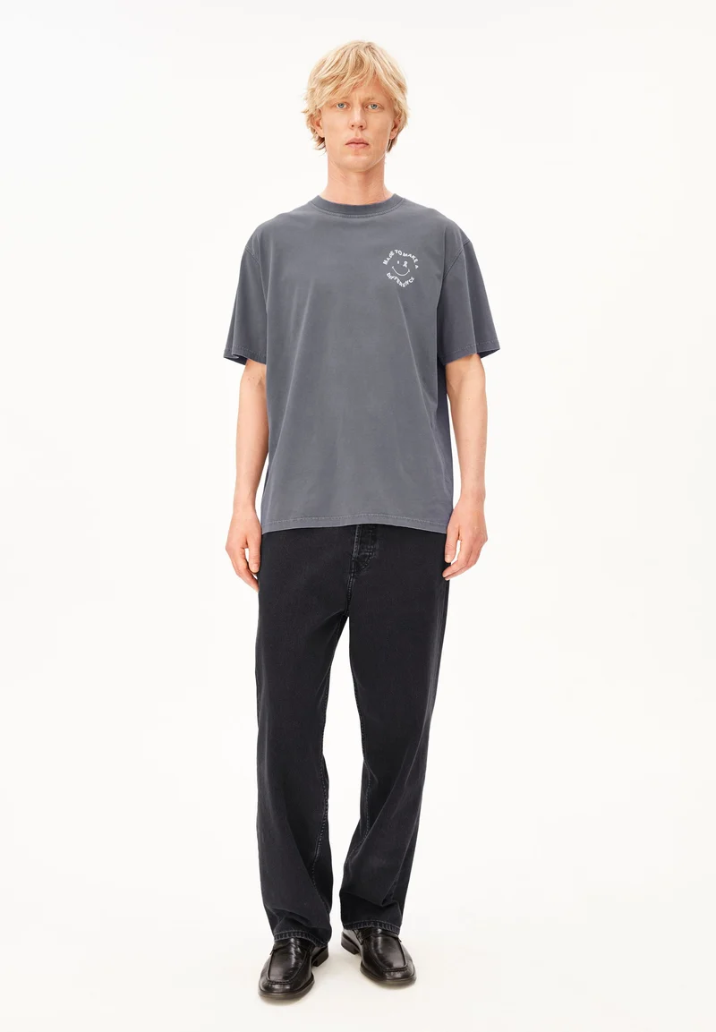 MAARKOS GMT DYE SMILE T-SHIRT | moonshadow washed