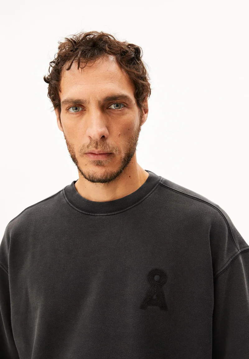 ICONIC Å GMT DYE SWEATSHIRT | black washed