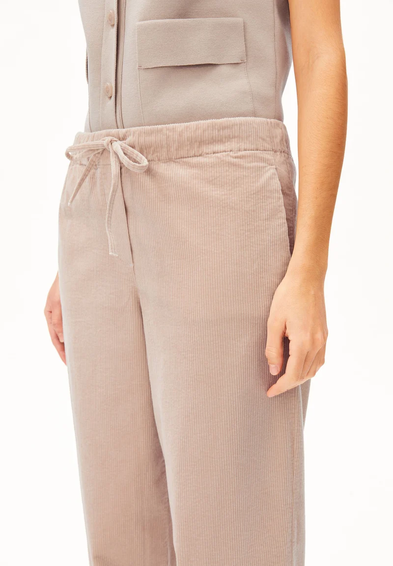 JAIMILAA CORDHOSE | soft honey