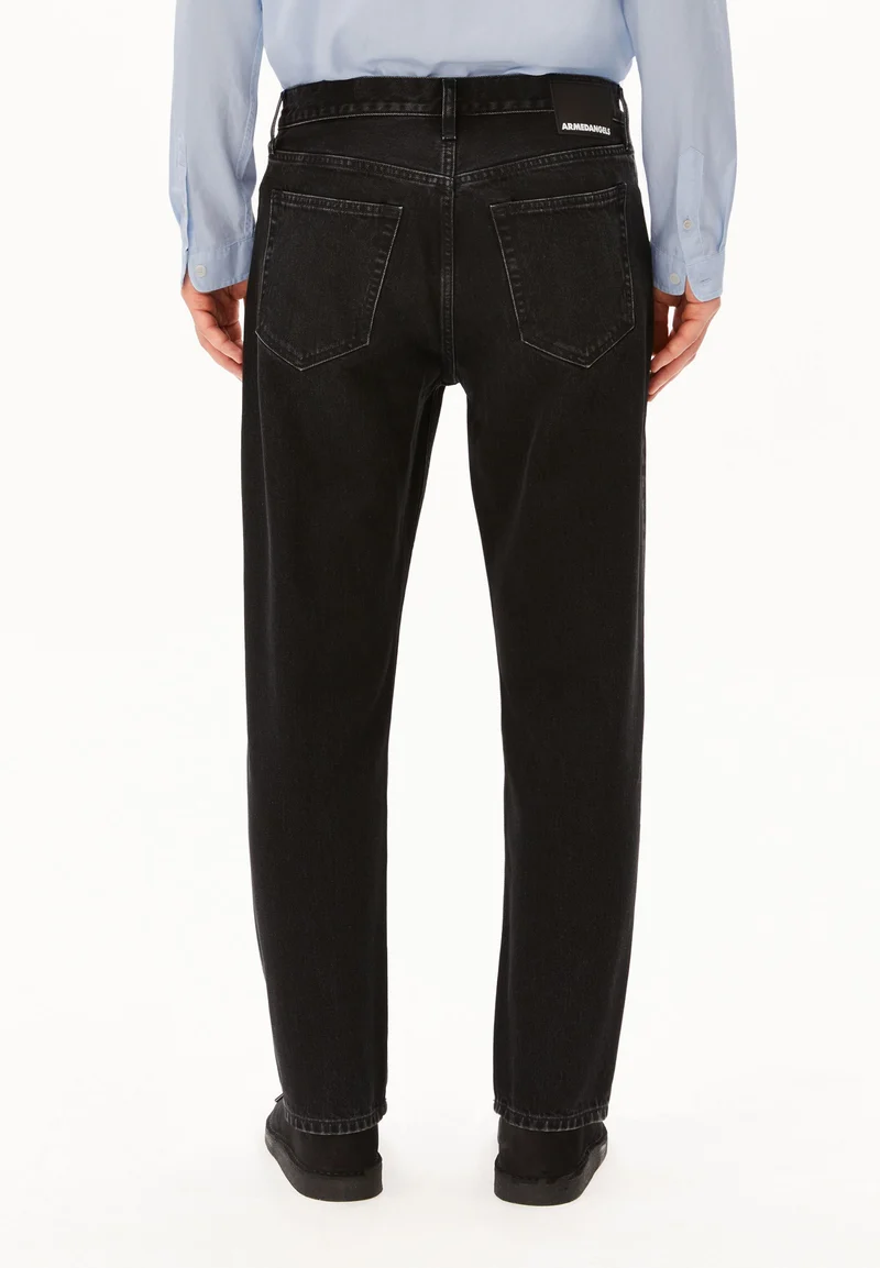 MAAKXY RELAXED TAPERED JEANS | phantom