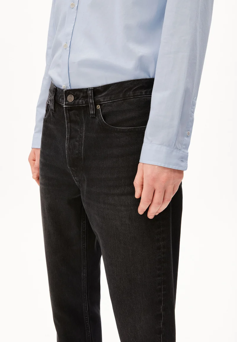 MAAKXY RELAXED TAPERED JEANS | phantom