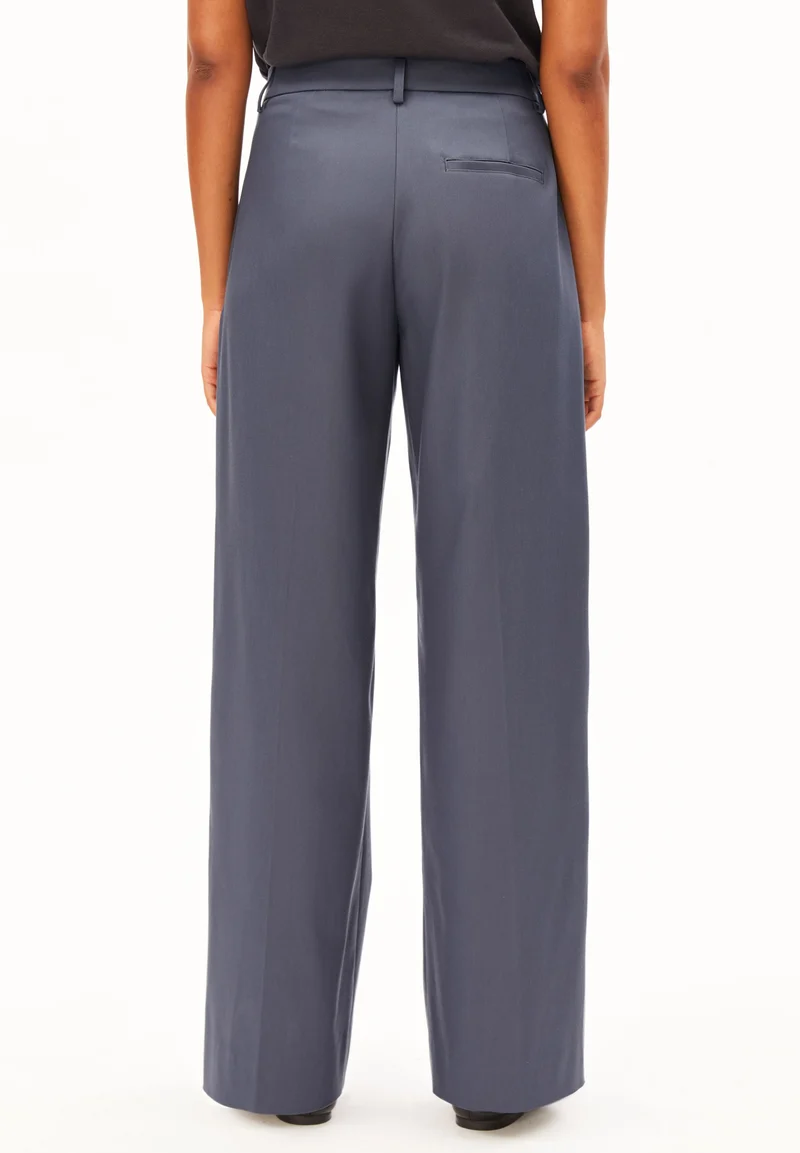 LEANDRAA HOSE | moonshadow