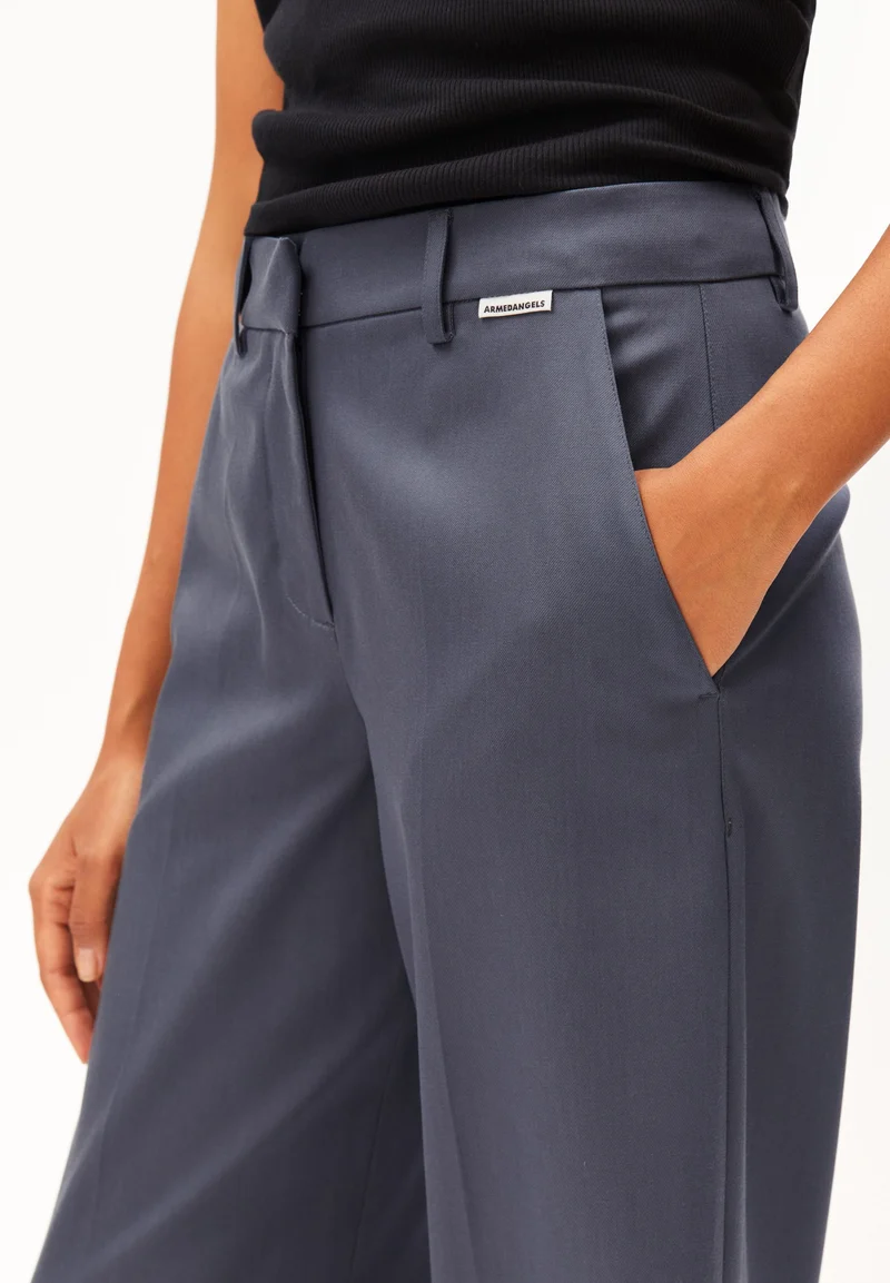 LEANDRAA HOSE | moonshadow