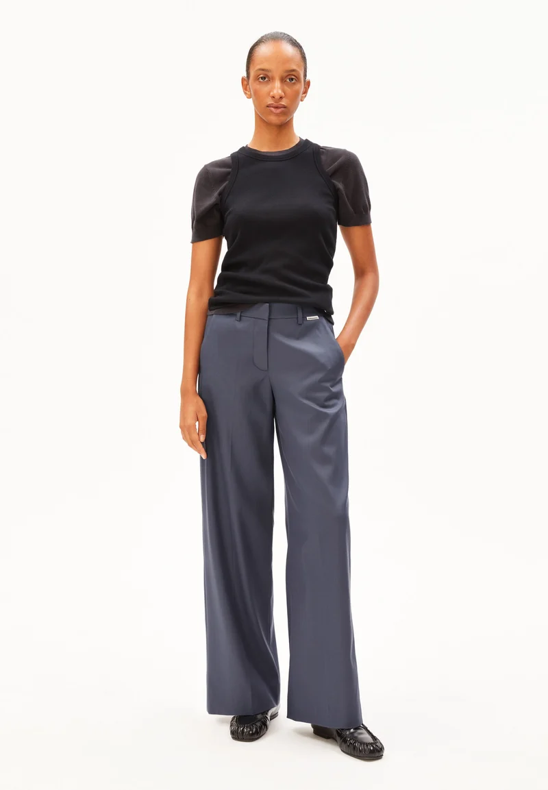 LEANDRAA HOSE | moonshadow