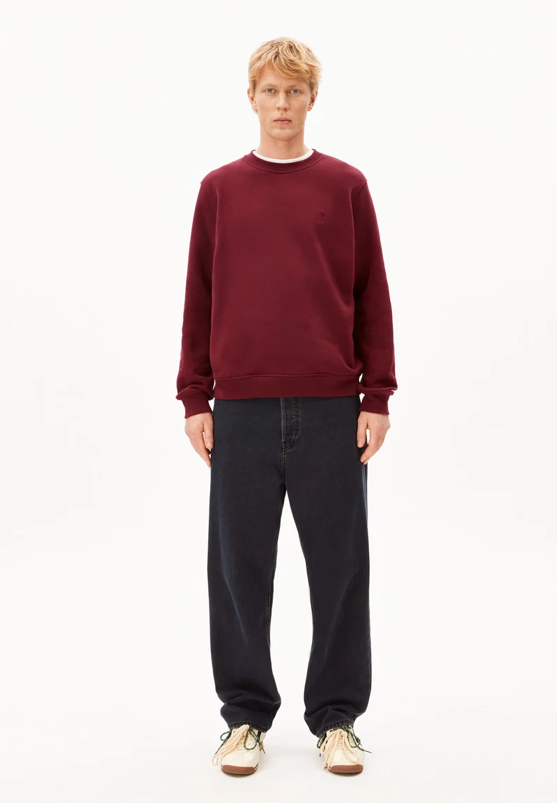 BAARO FLEECE SWEATSHIRT | velvet red