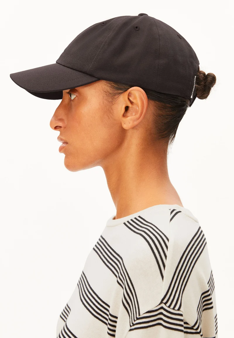YENAAS BOLD KAPPE | claystone