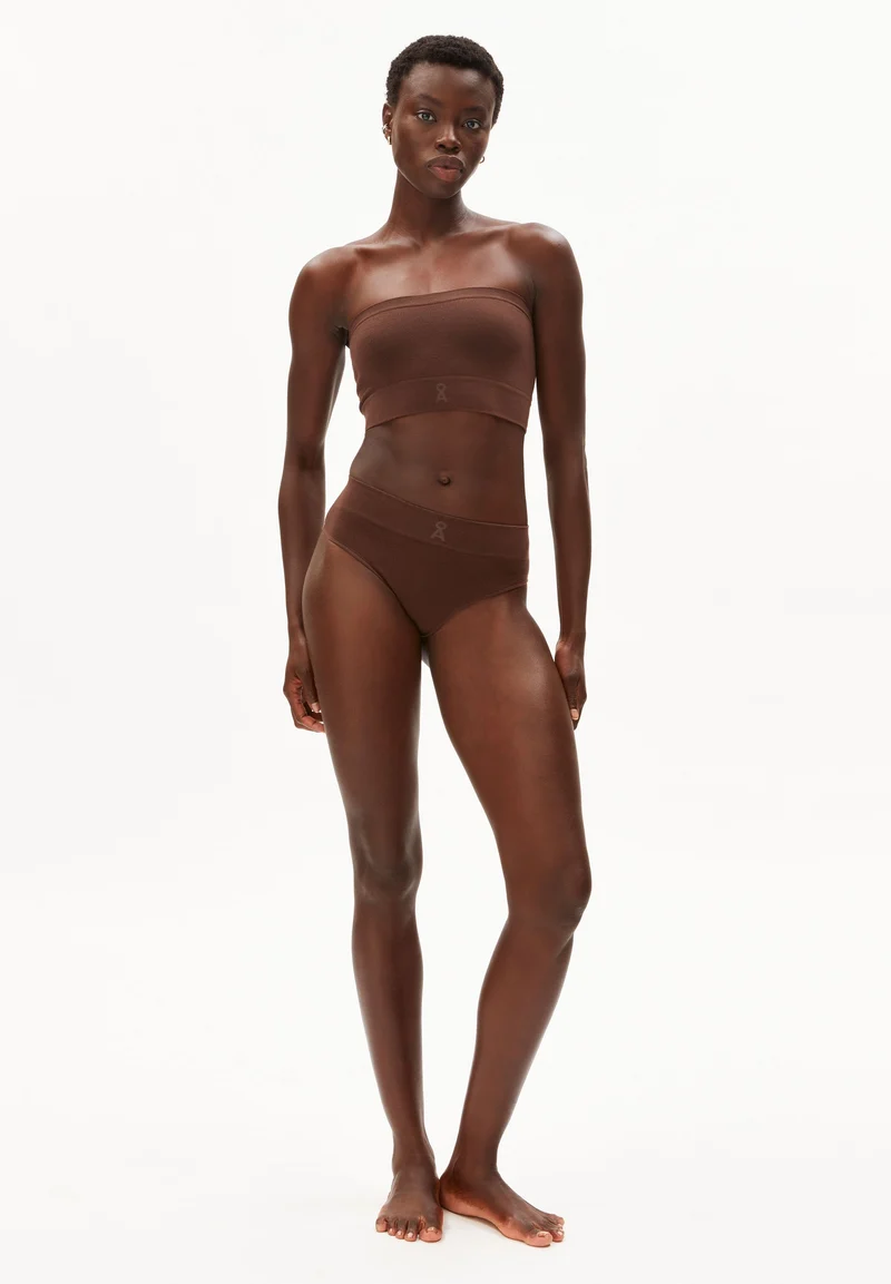 PANTAA SEAMAALA SLIP | ebony