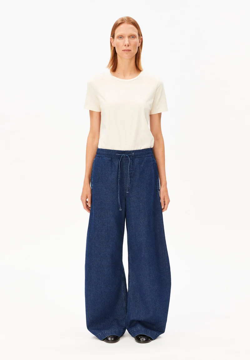PULL-ON BARREL JEANSHOSE | eau