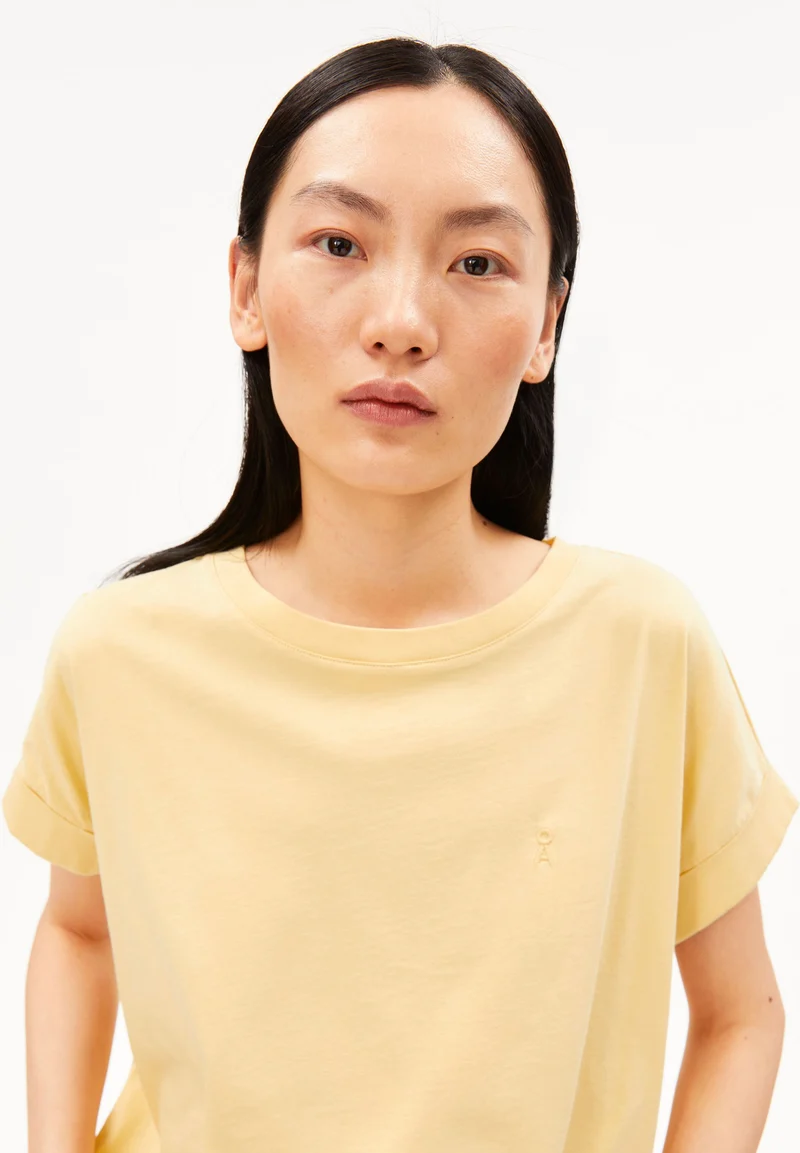 IDAARA T-SHIRT | golden hay