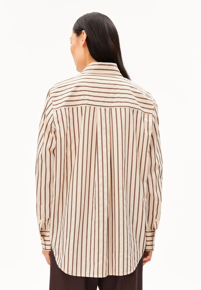 GESTREIFTE WEITE BLUSE | oatmilk-claystone