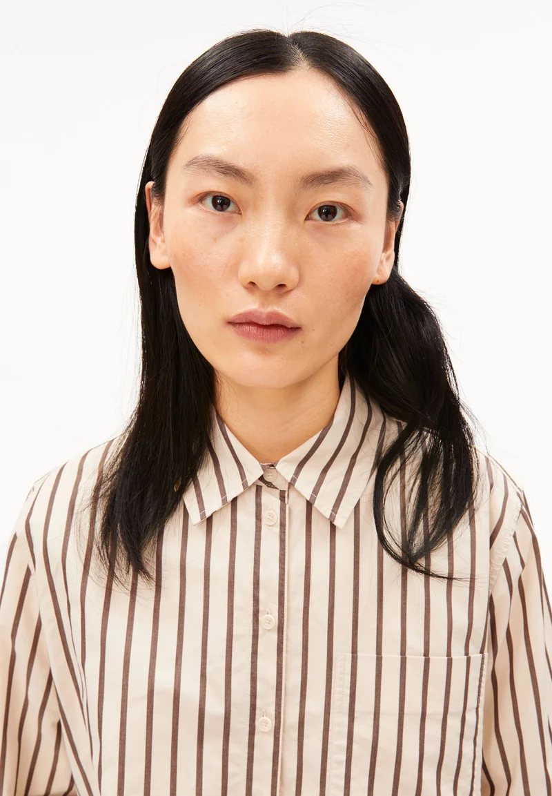 GESTREIFTE WEITE BLUSE | oatmilk-claystone