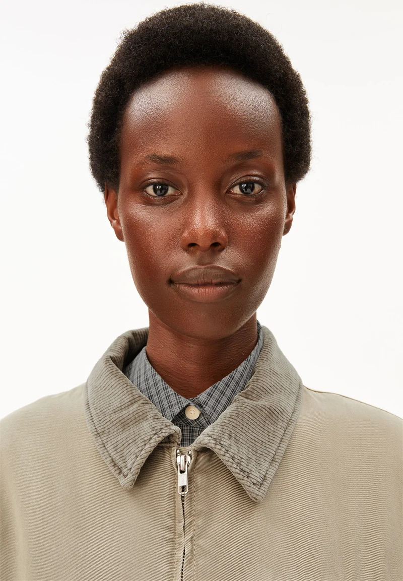 ICONIC Å GEFÜTTERTE BAUMWOLL-JACKE | light sage