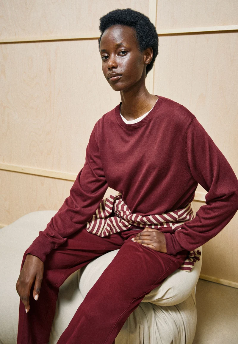 FEINSTRICKPULLOVER | velvet red