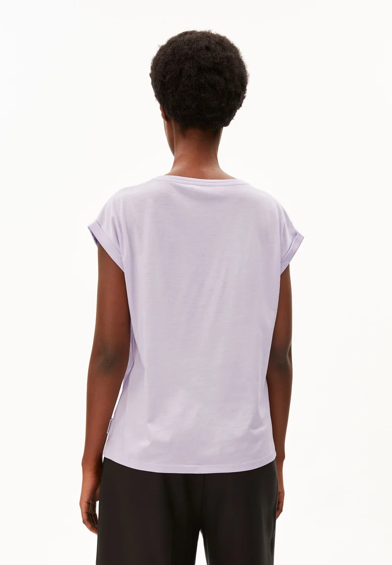 JILAANA T-SHIRT | moonlit lilac