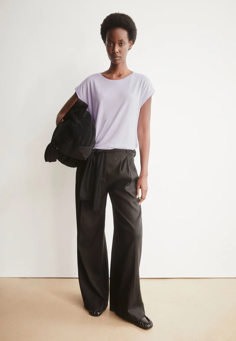 JILAANA T-SHIRT | moonlit lilac