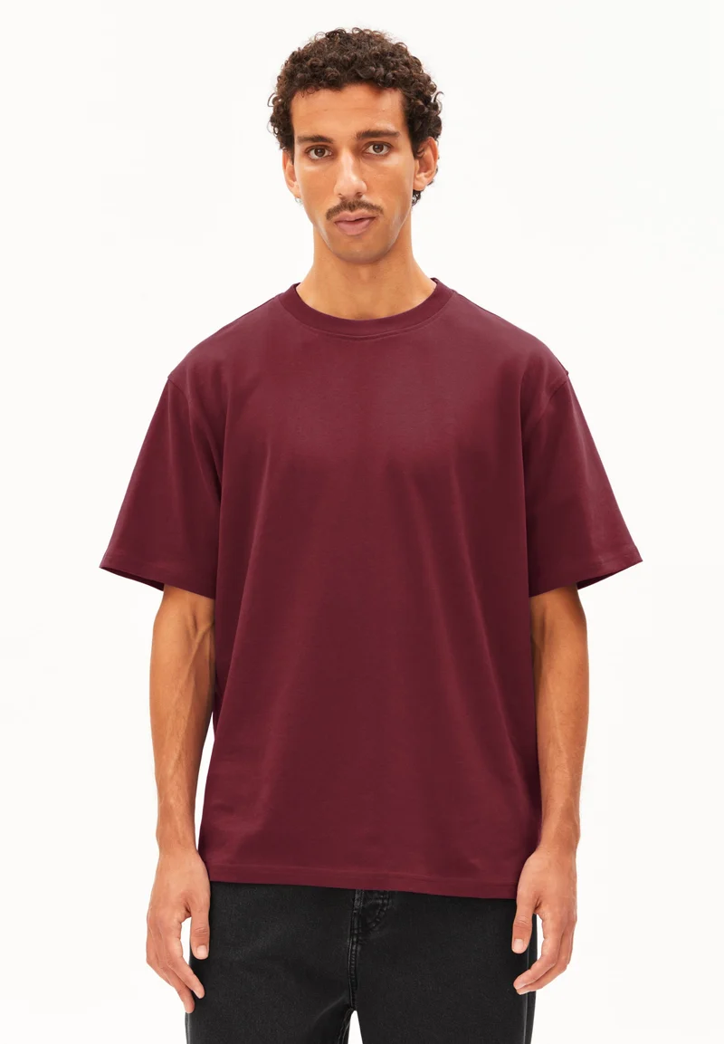 MAARKOS HEAVY WEIGHT T-SHIRT | velvet red