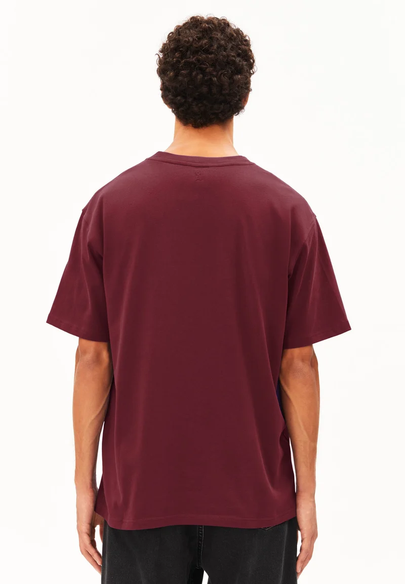 MAARKOS HEAVY WEIGHT T-SHIRT | velvet red
