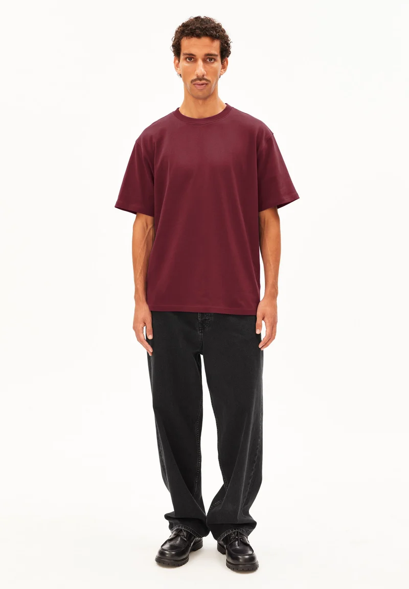 MAARKOS HEAVY WEIGHT T-SHIRT | velvet red