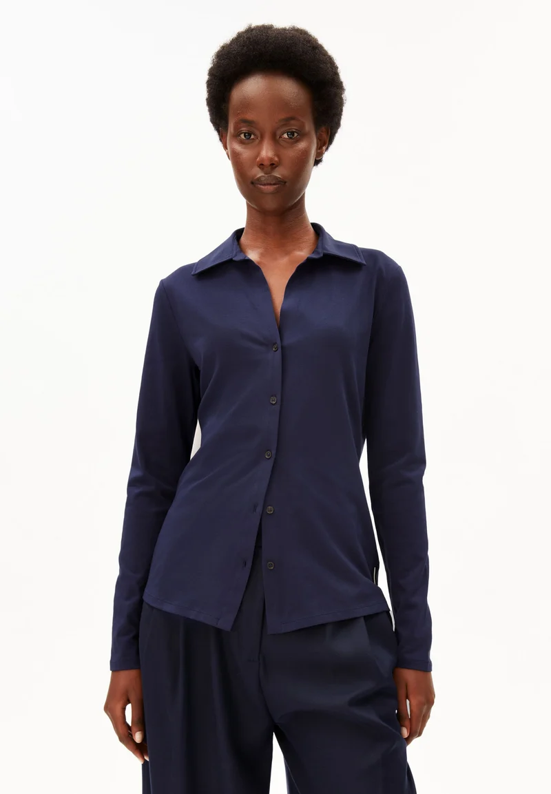 NALAANNIA BLUSE | tinted navy