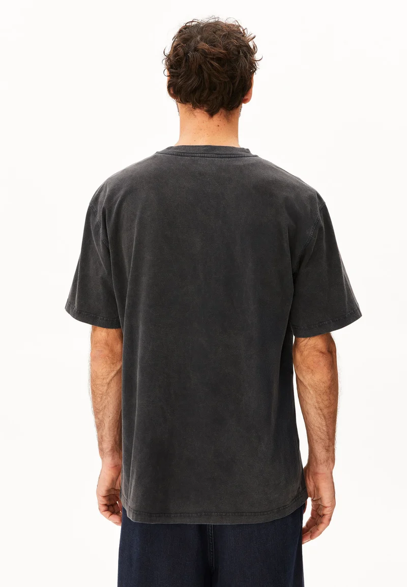 ICONIC Å MAARKOS GMT DYE T-SHIRT | black washed