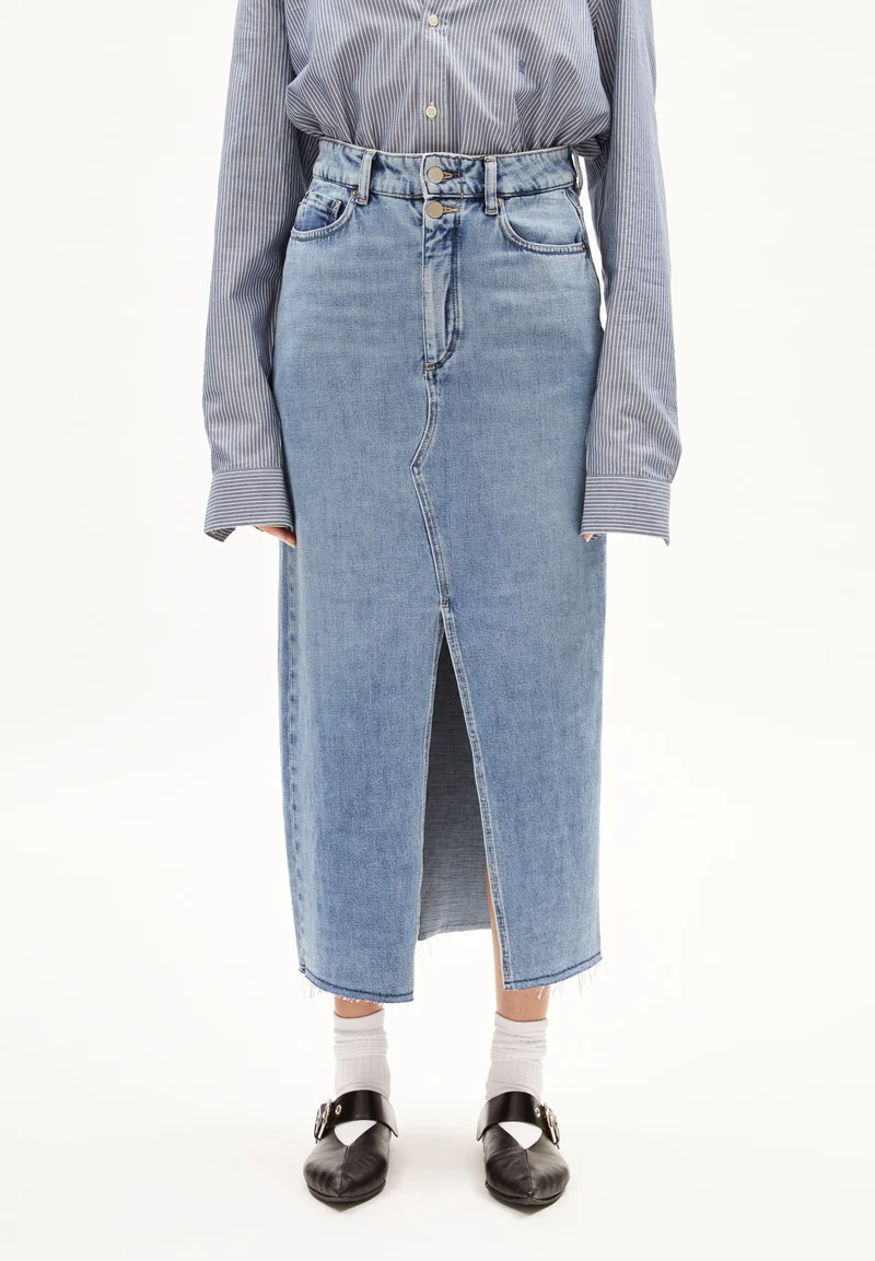 KITAARI DEMI | indigo pebbles