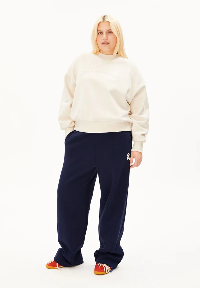 ICONIC Å IVAARA SWEATHOSE | tinted navy