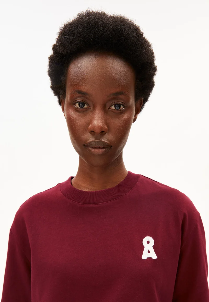 ICONIC Å TARJAA T-SHIRT | velvet red