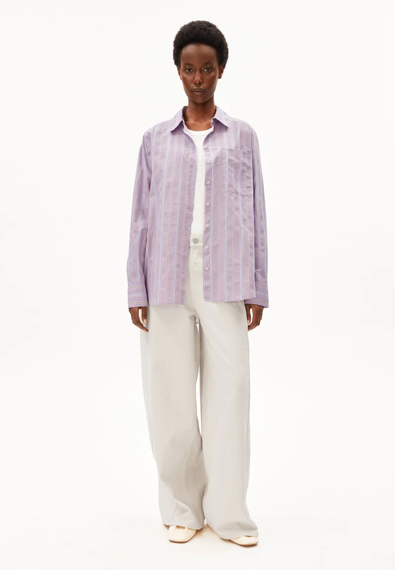 GESTREIFTE WEITE BLUSE | moonlit lilac-sandstone