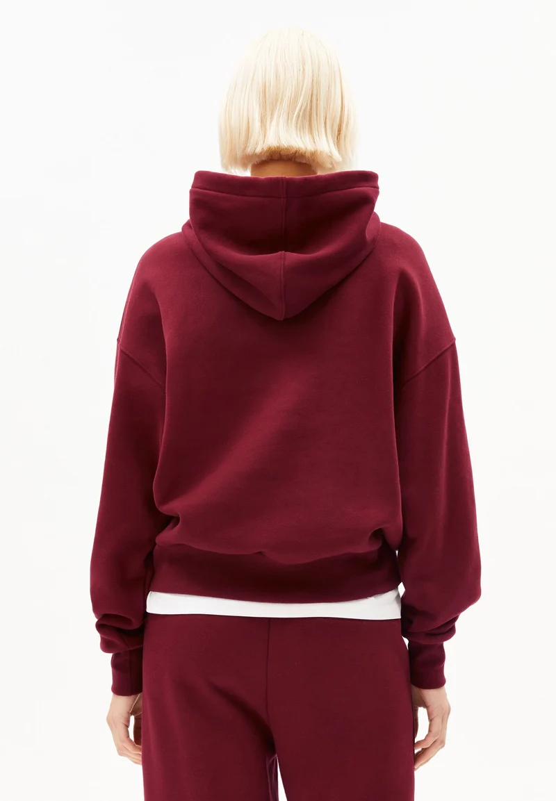 ICONIC Å FRANCISARAA HOODIE | velvet red