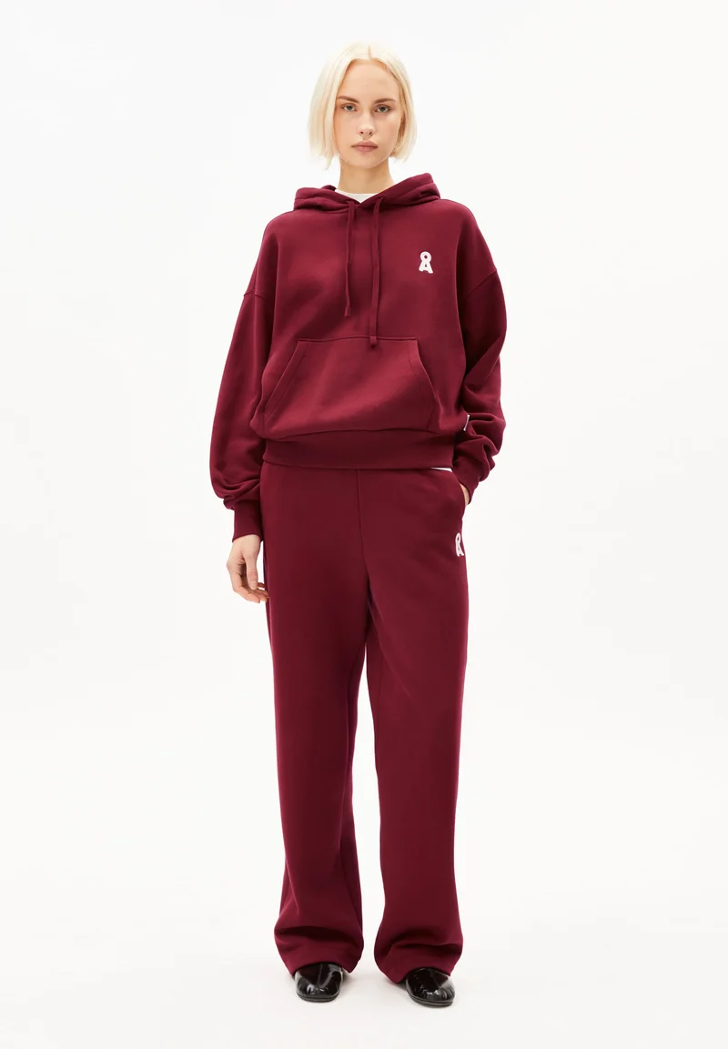 ICONIC Å FRANCISARAA HOODIE | velvet red