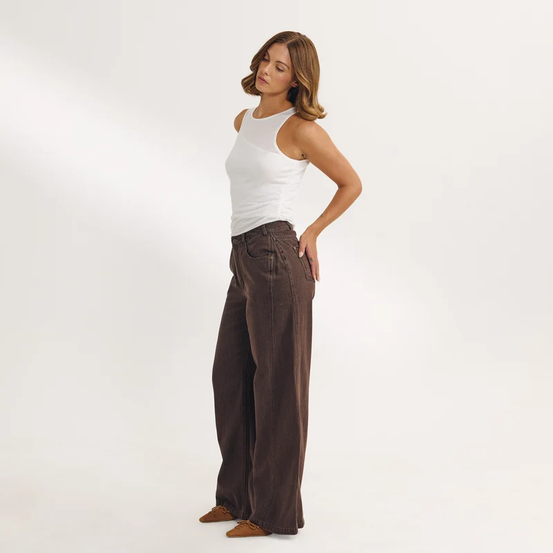 Low-Rise-Jeans mit Weitem Bein - Espresso