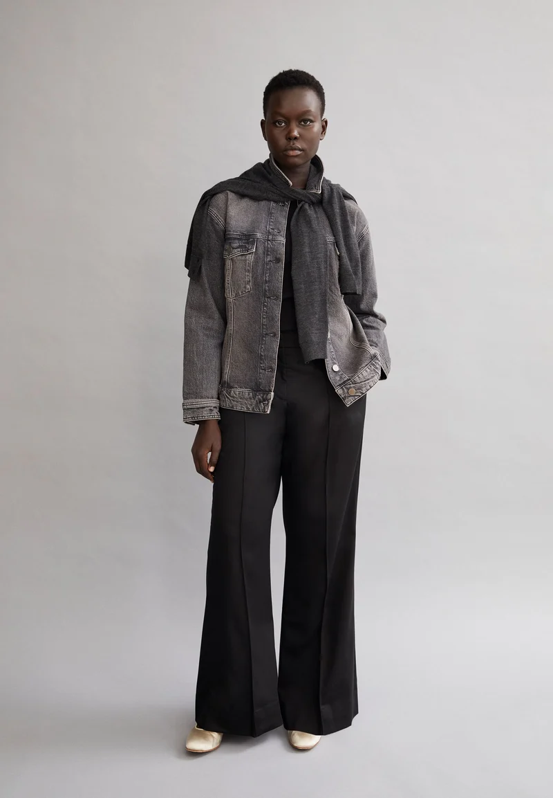 XENNAA | black