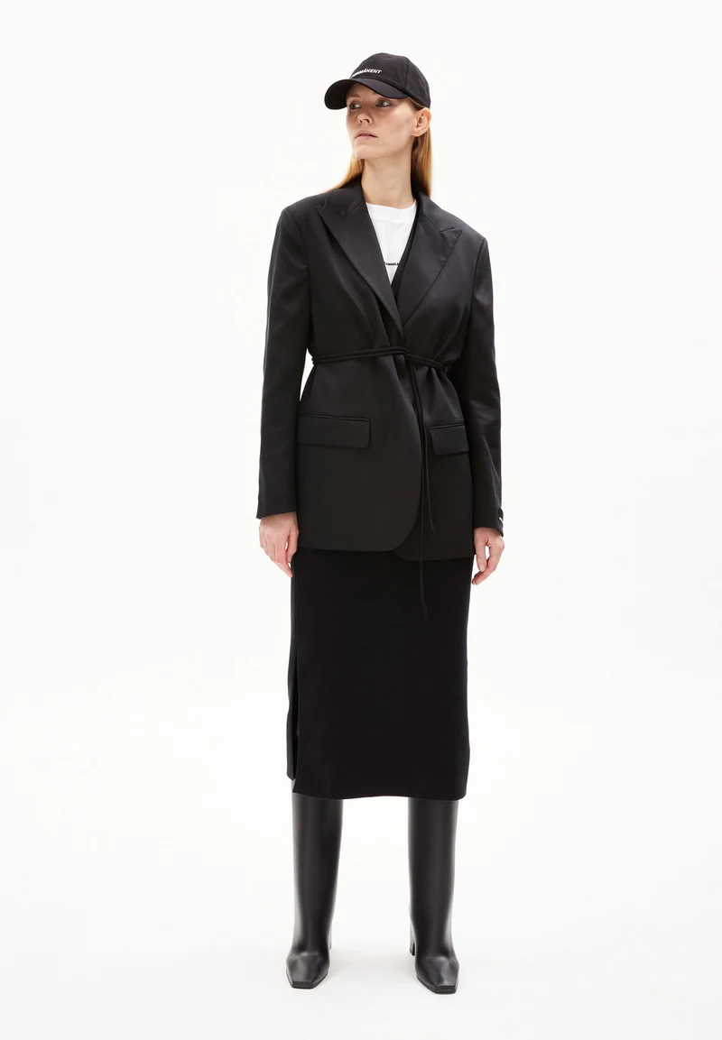 ORIAANA | black
