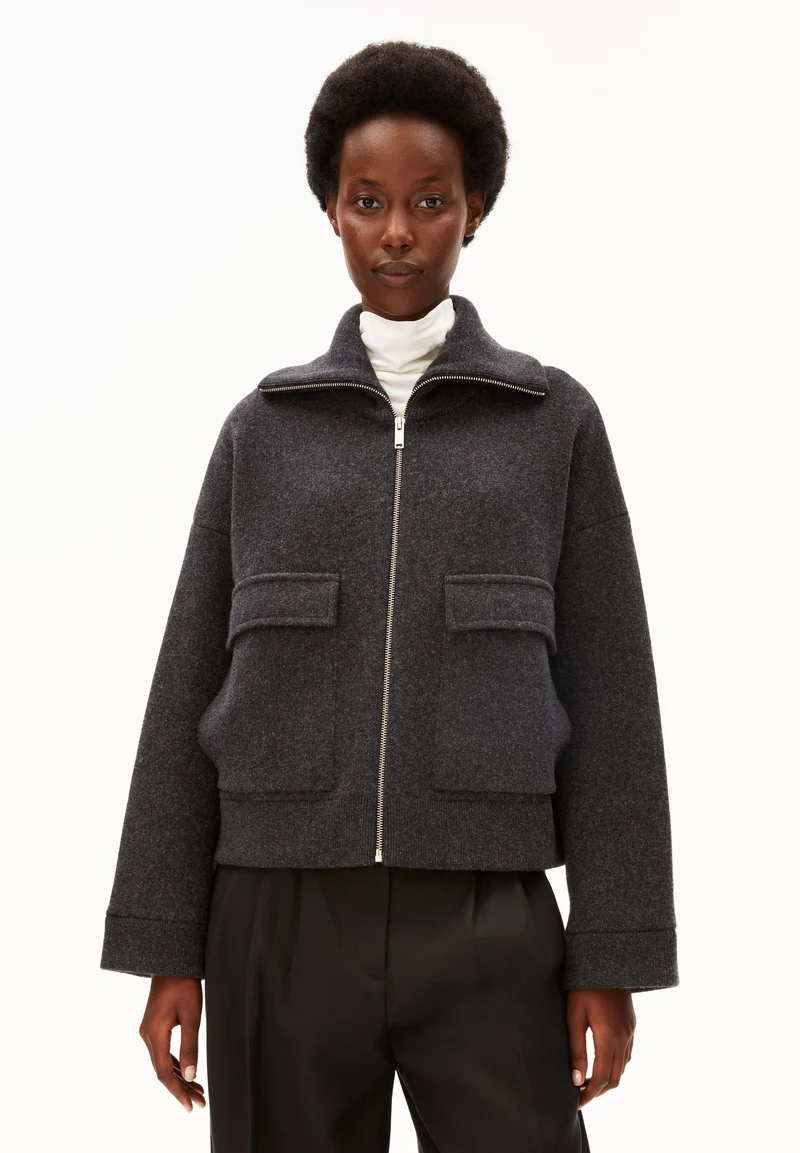 BAUMWOLL-WOLL STRICKJACKE