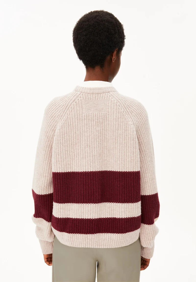 GESTREIFTER RIPP-STRICKPULLOVER | honey melange-velvet red