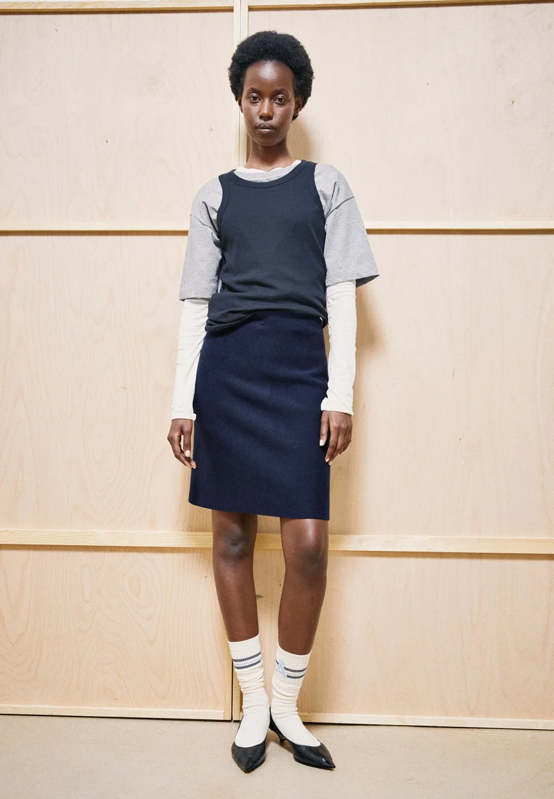 KOMPAKTER STRICKROCK | tinted navy