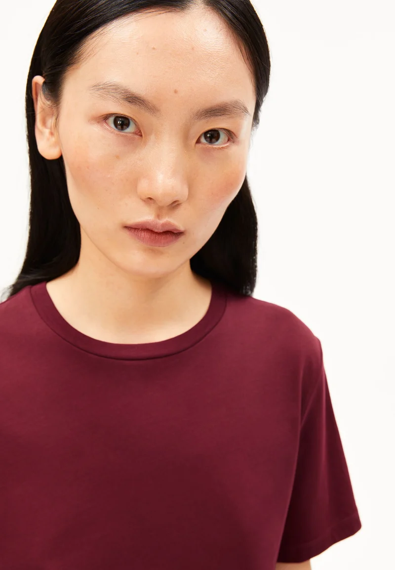 LUALAA T-SHIRT | velvet red