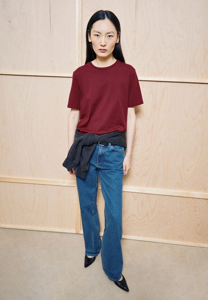 LUALAA T-SHIRT | velvet red