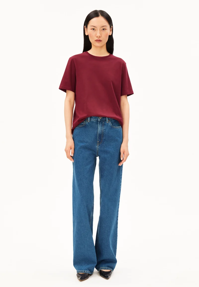 LUALAA T-SHIRT | velvet red