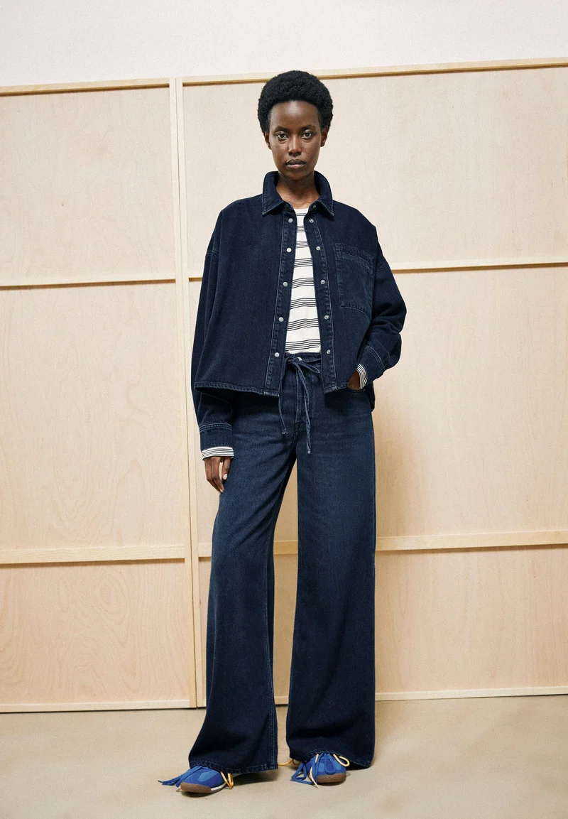 ASTRAEAAS MID WAIST WIDE JEANS | fluid ink