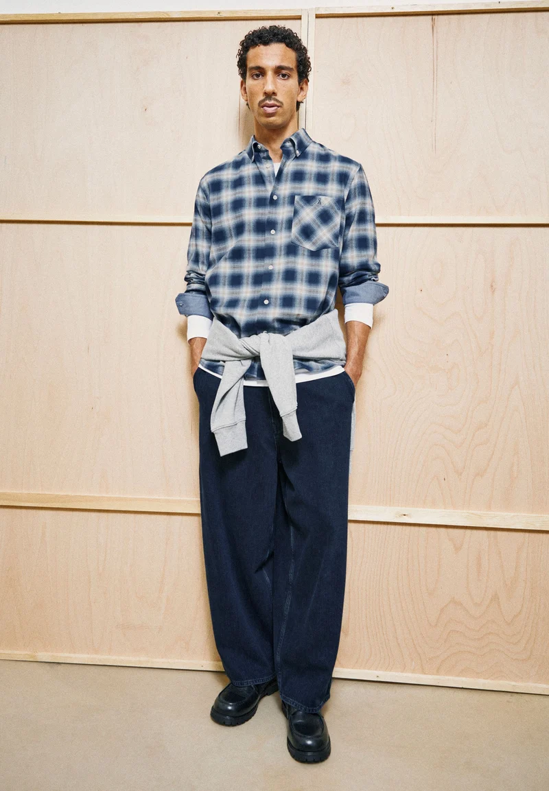 BAUMWOLL-KARO LANGARMHEMD | tinted navy