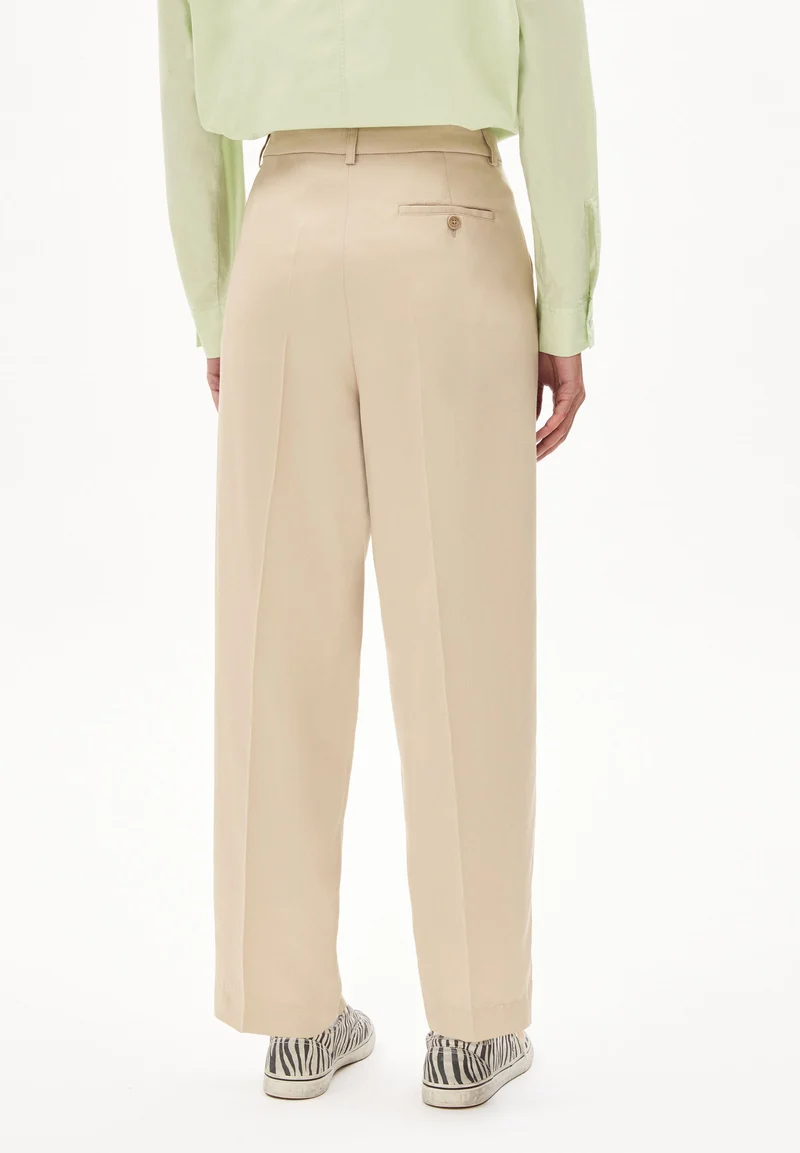 SANDRINAA TAPERED HOSE | sandstone