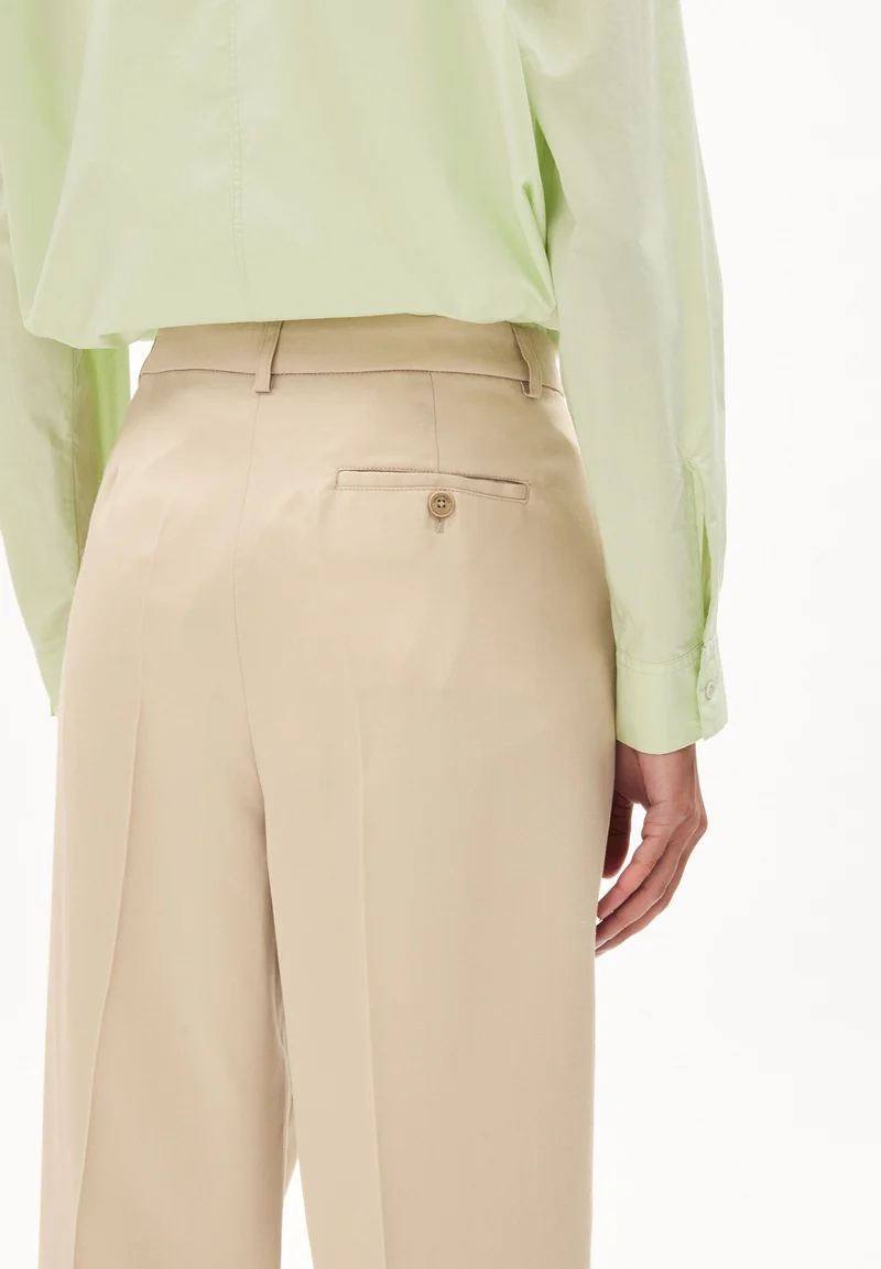 SANDRINAA TAPERED HOSE | sandstone