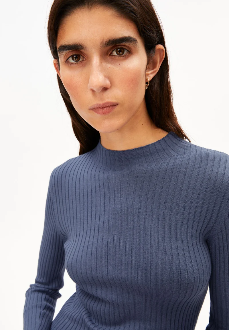 ALAANIA STRICKPULLOVER | dusty moon